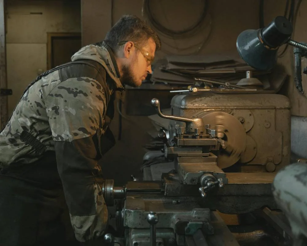 Turning a component to its finished diameter