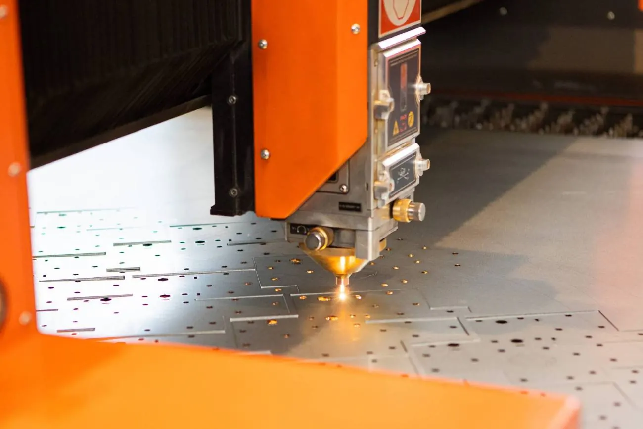 Laser cutting sheet to the flat pattern